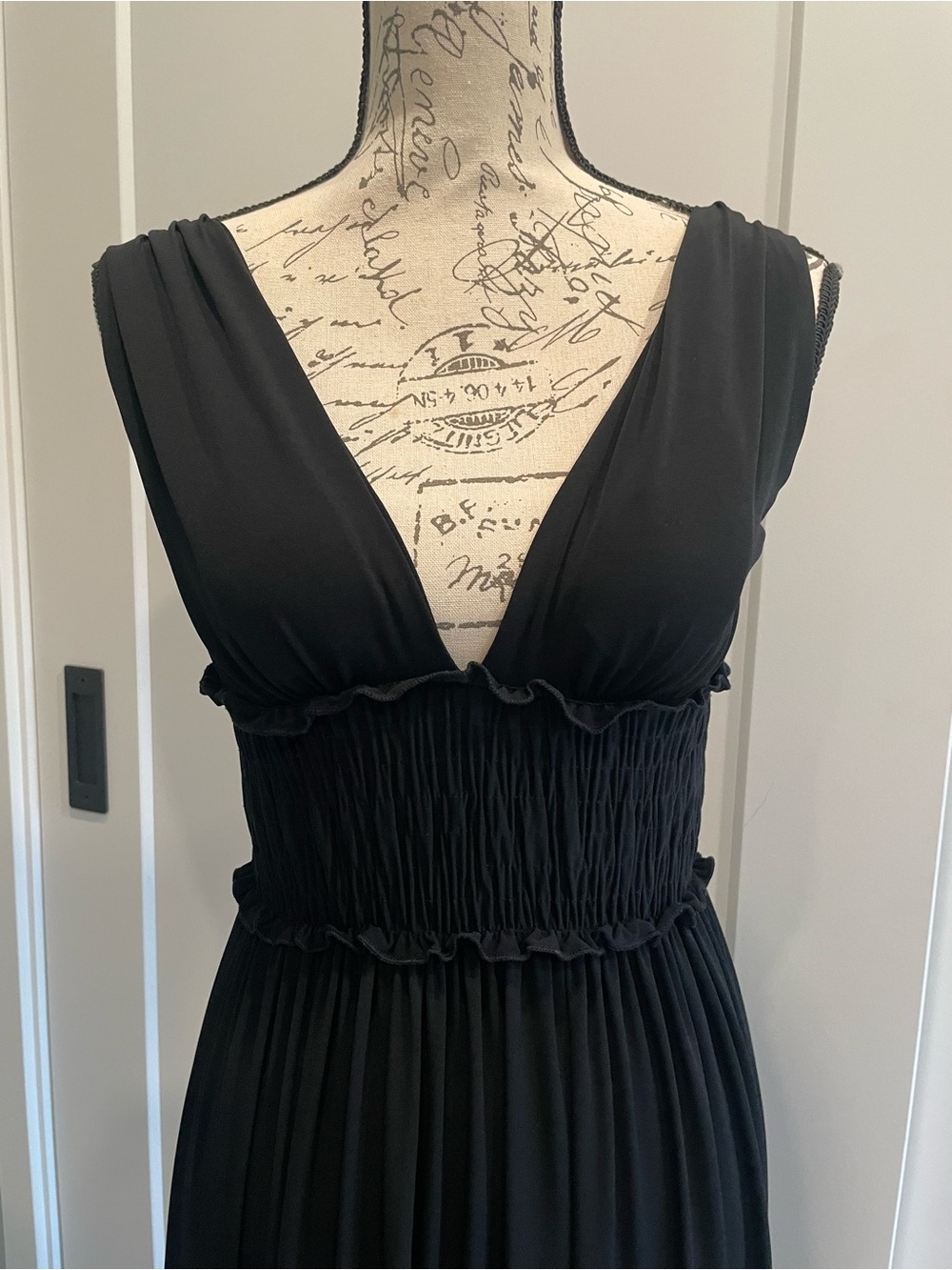 Candie's Black V-Neck Empire Waist Maxi Dress - Picture 2 of 10
